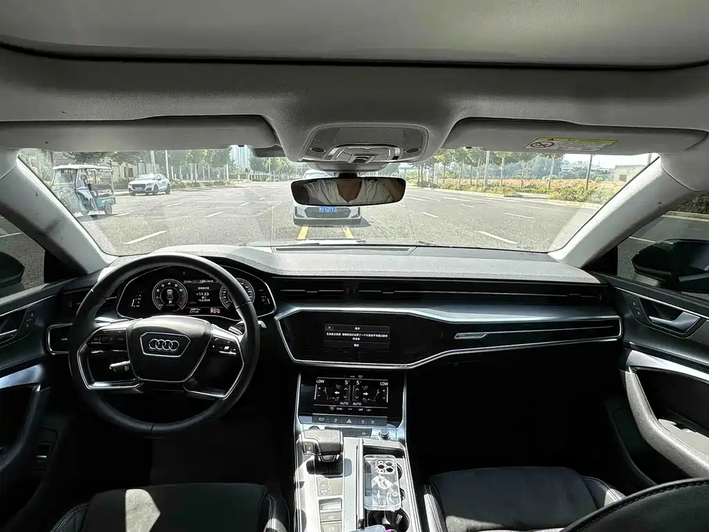 Audi A7L — миниатюра 7