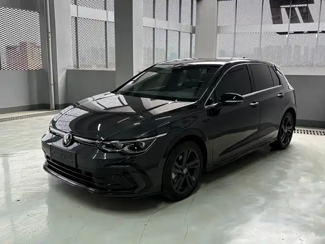 VOLKSWAGEN GOLF 2021