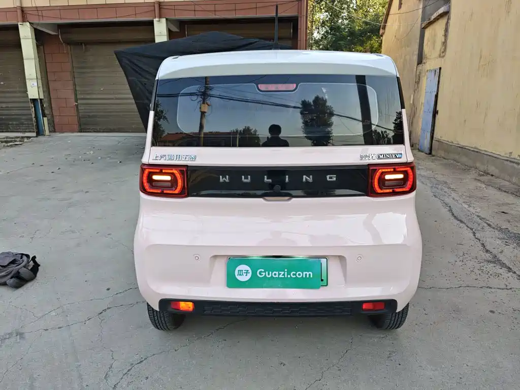 Wuling MINIEV — миниатюра 6