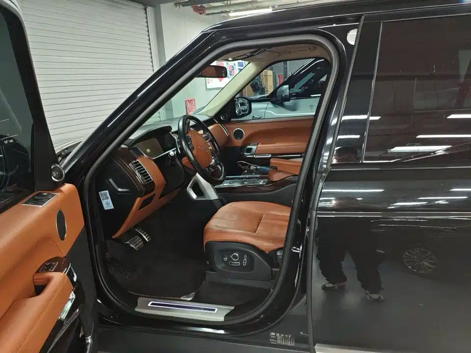 Land Rover Range Rover — миниатюра 8
