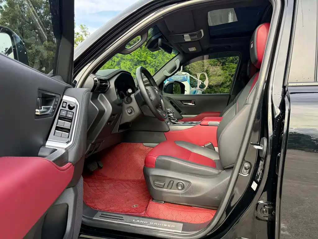 Toyota Land Cruiser — миниатюра 4