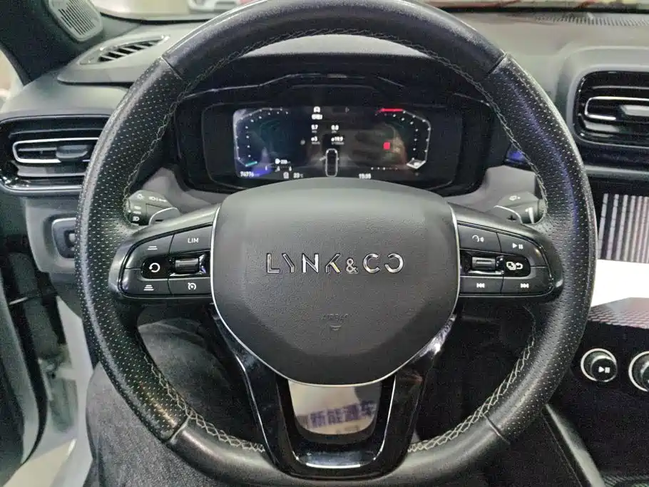 Lynk & Co 03 — миниатюра 15