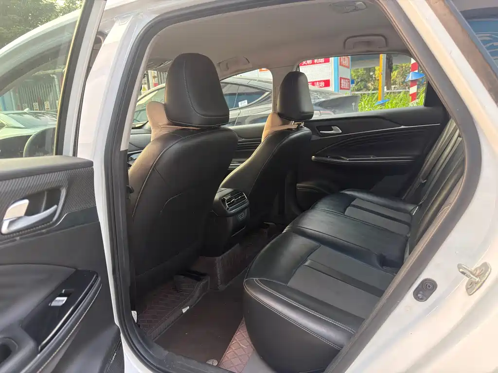 GAC Group Yile — миниатюра 5