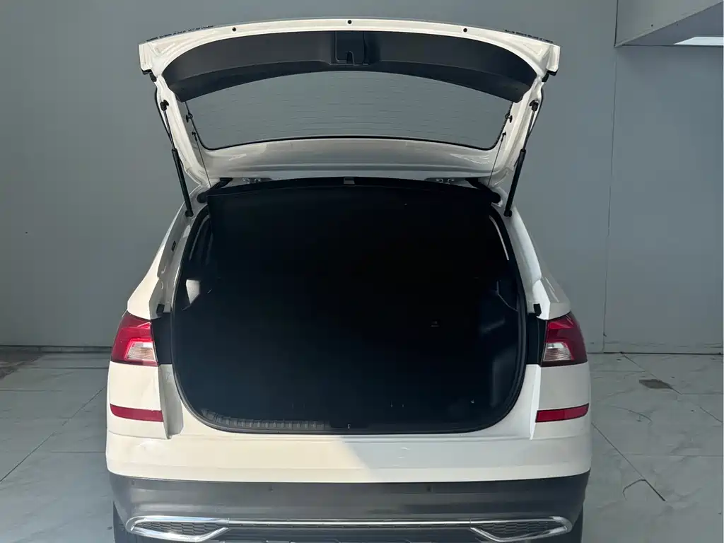 Skoda Kamiq 1.5L Auto Comfort Enjoy Edition, фото 15