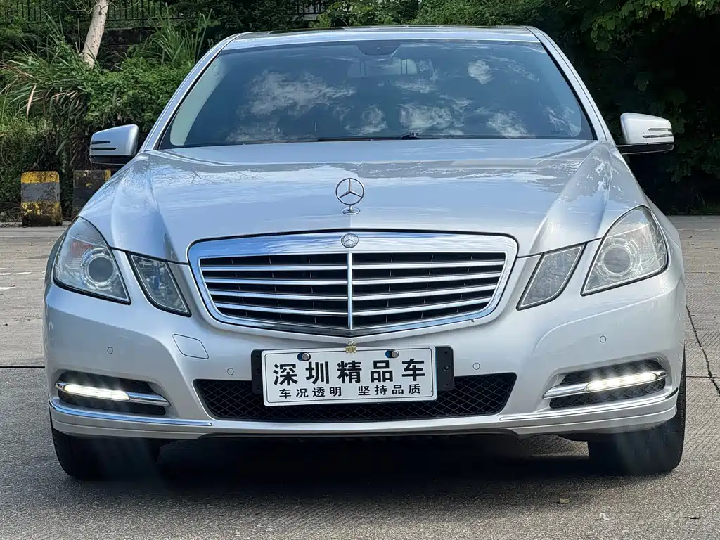 Mercedes-Benz E-Class — миниатюра 2