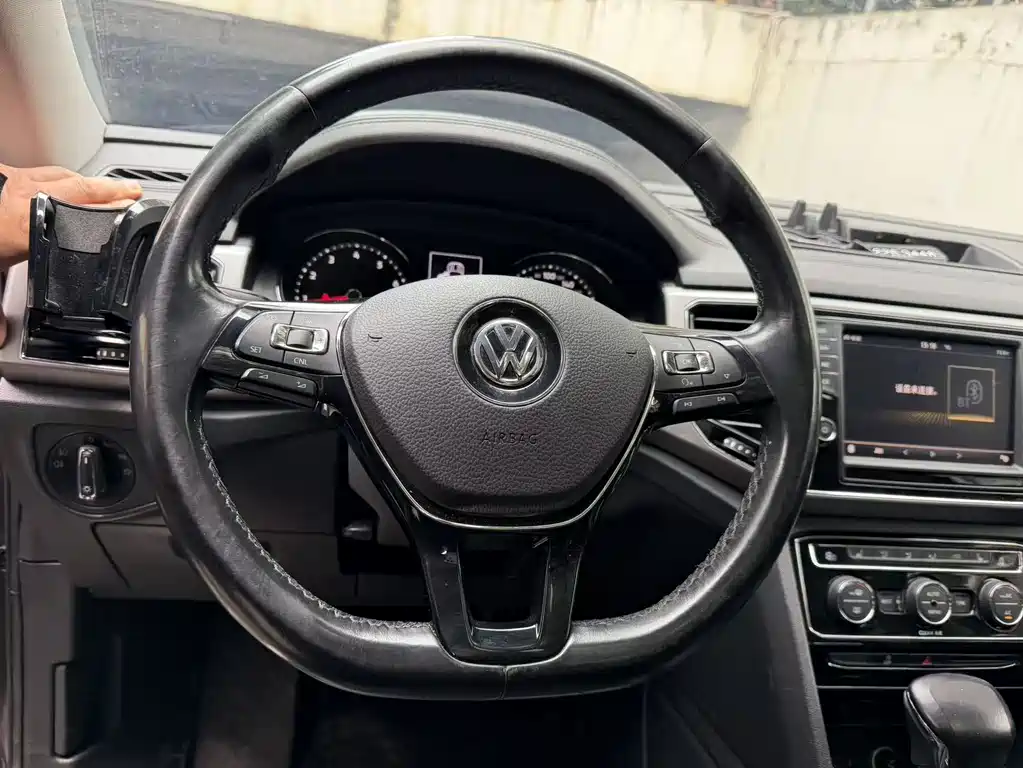 VOLKSWAGEN TOURANG