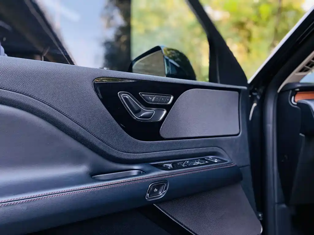 Lincoln Aviator — миниатюра 9