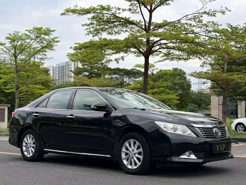 Toyota Camry — миниатюра 3