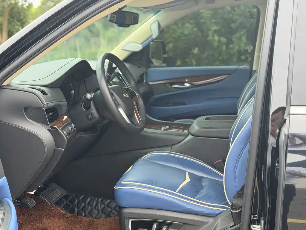 Cadillac Escalade — миниатюра 12