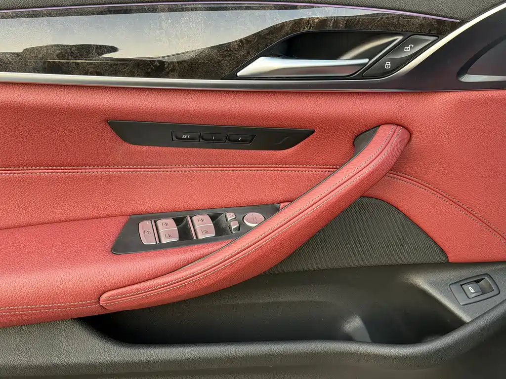 BMW 5 Series — миниатюра 14