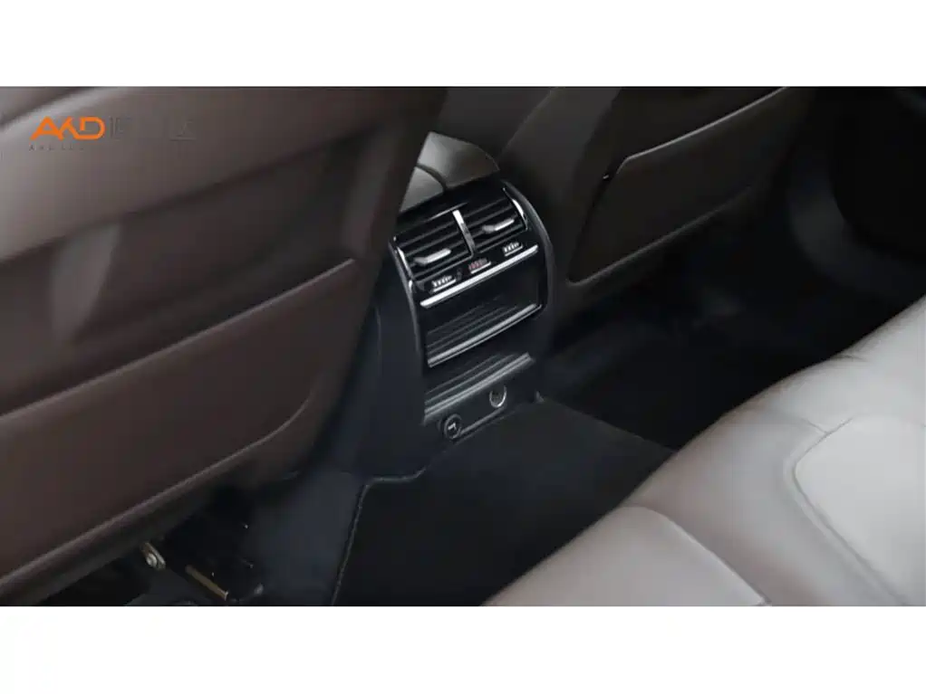 BMW 5 Series — миниатюра 9