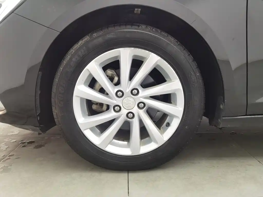 Buick Verano — миниатюра 17