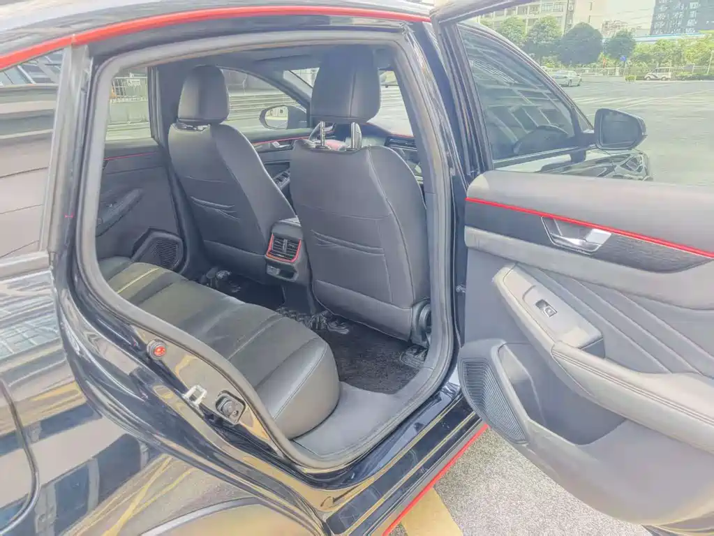 DONGFENG YI HYUN MAX