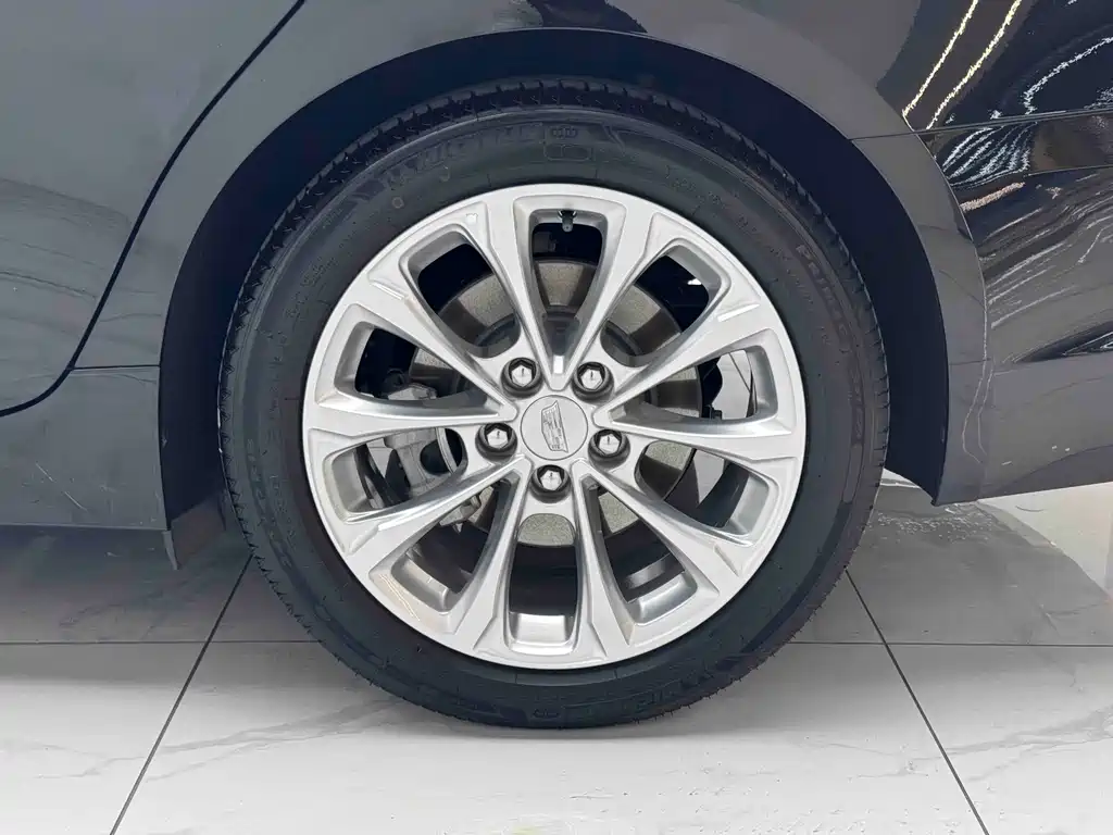 Cadillac CT5 — миниатюра 6