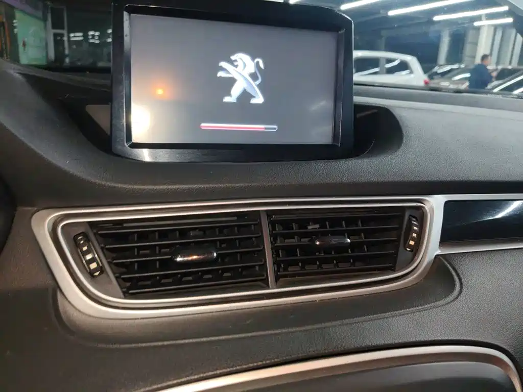 Peugeot 308 — миниатюра 14