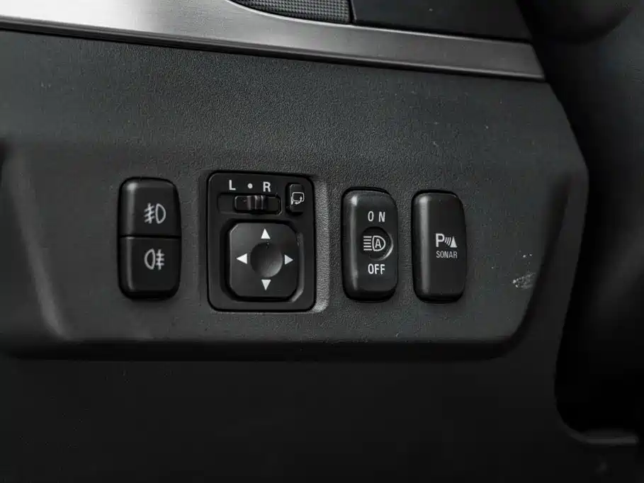Mitsubishi Pajero (Import) — миниатюра 12