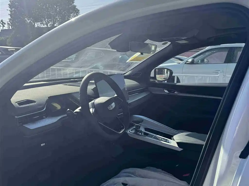 GEELY AUTOMOBILE XINGRUI