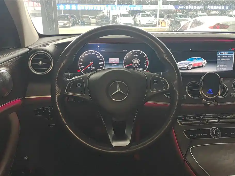 MERCEDES-BENZ E CLASS