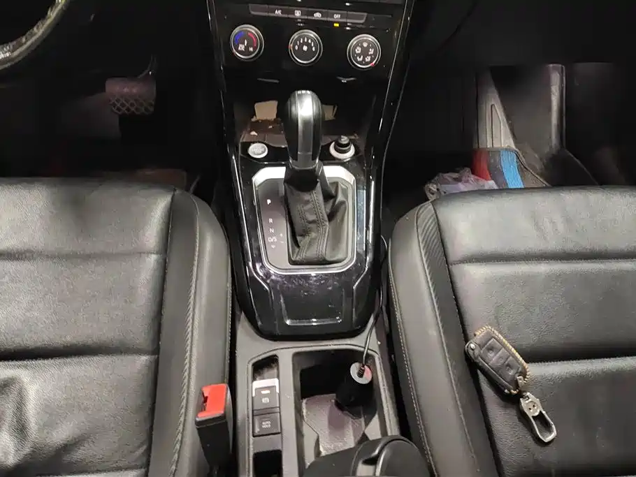 VOLKSWAGEN T ROC EXPLORING SONGS