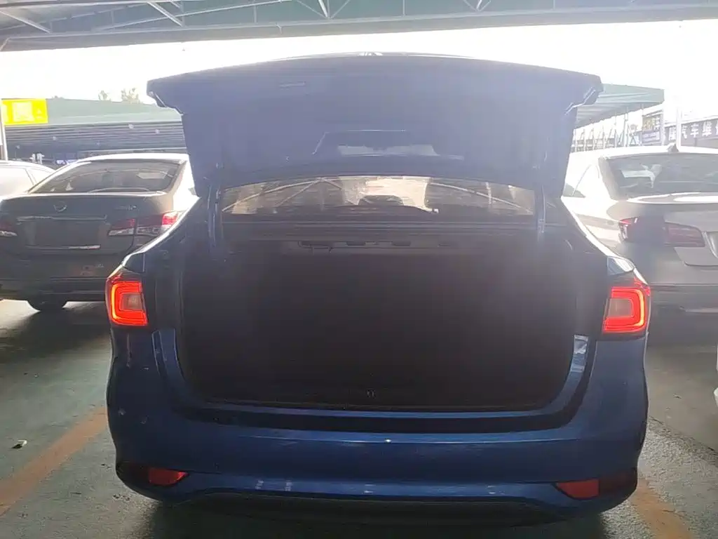 Roewe i5 — миниатюра 19