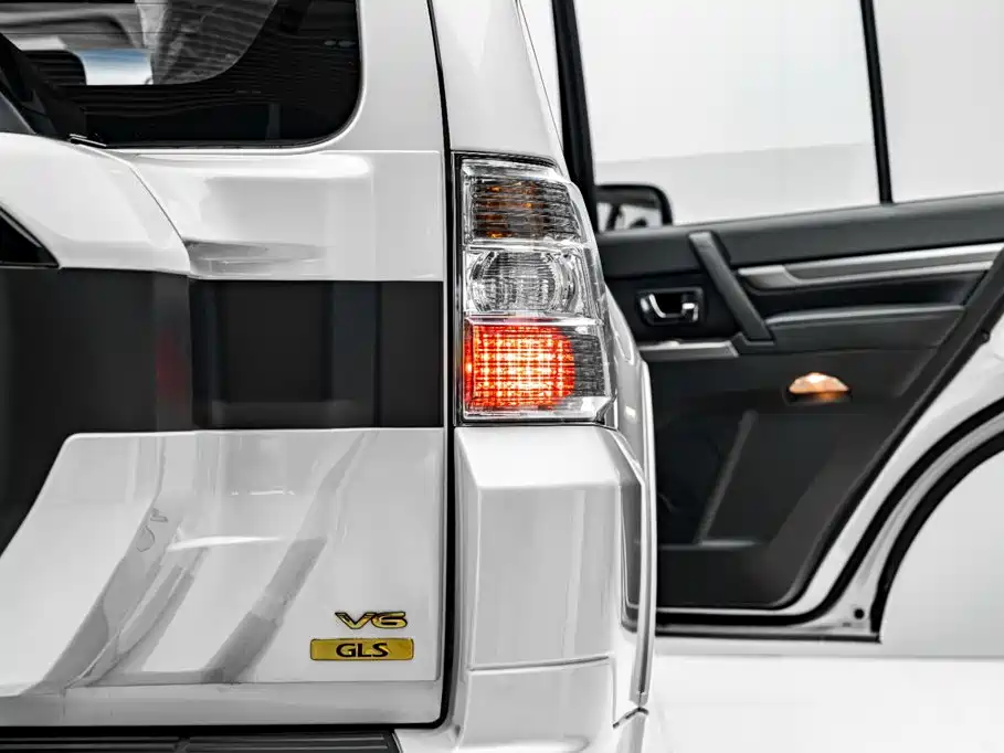 Mitsubishi Pajero (Import) — миниатюра 36