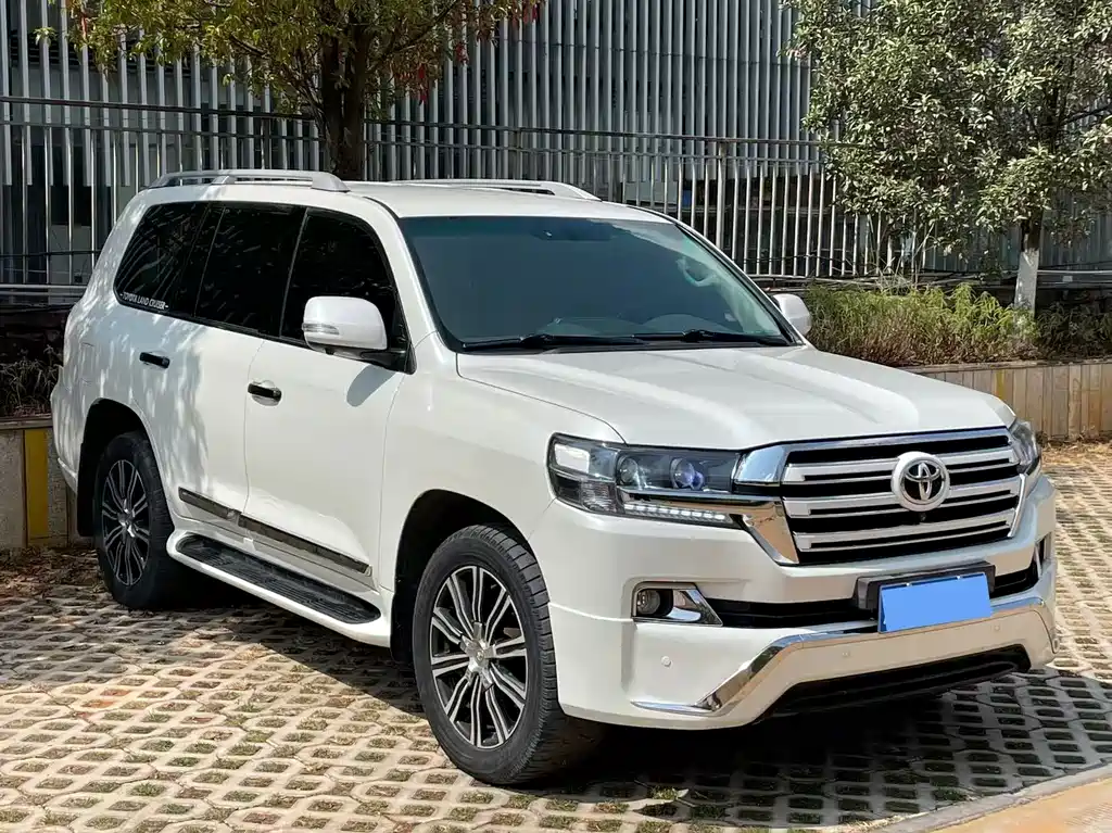 TOYOTA LAND CRUISER