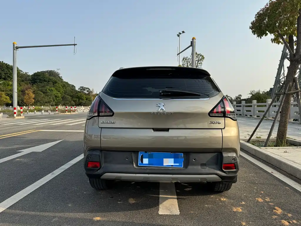 PEUGEOT 3008
