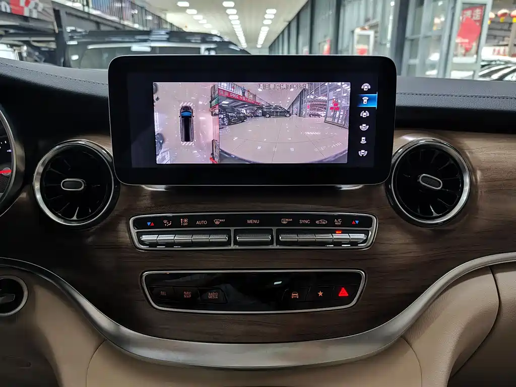 MERCEDES-BENZ V CLASS