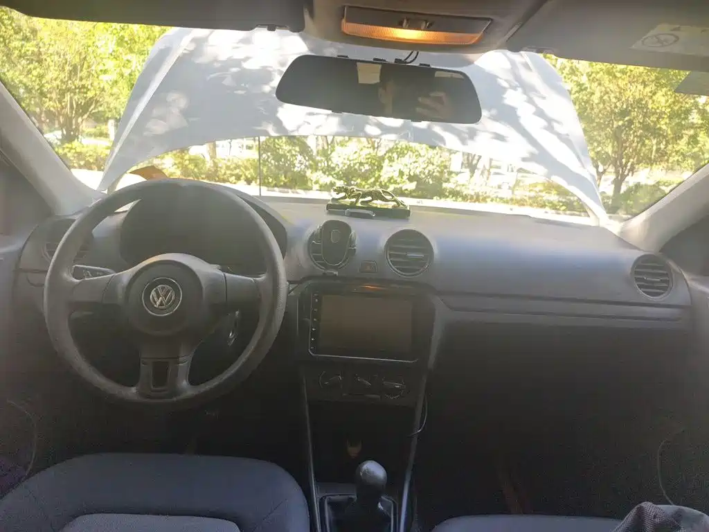 Volkswagen Jetta — миниатюра 10