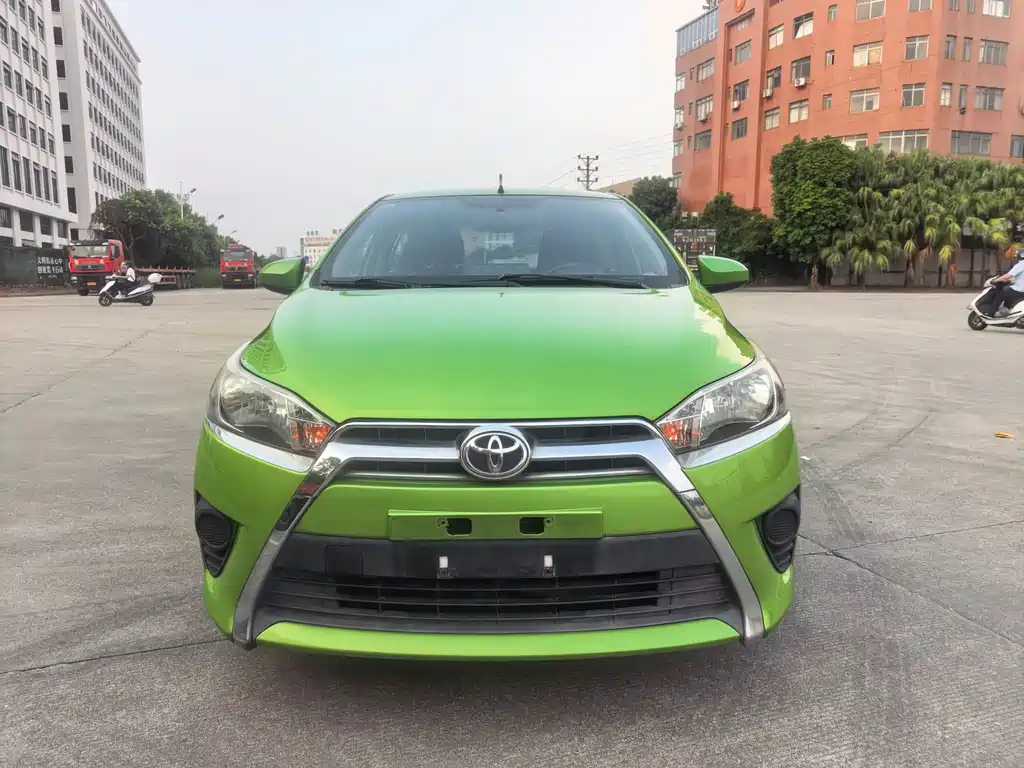 Toyota Yaris L — миниатюра 2