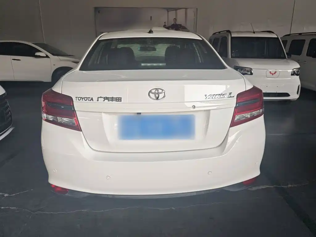 Toyota Yaris L — миниатюра 6
