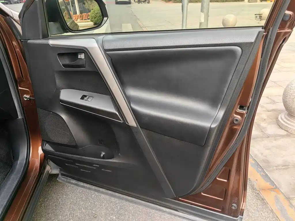 TOYOTA RAV4 RONGFANG