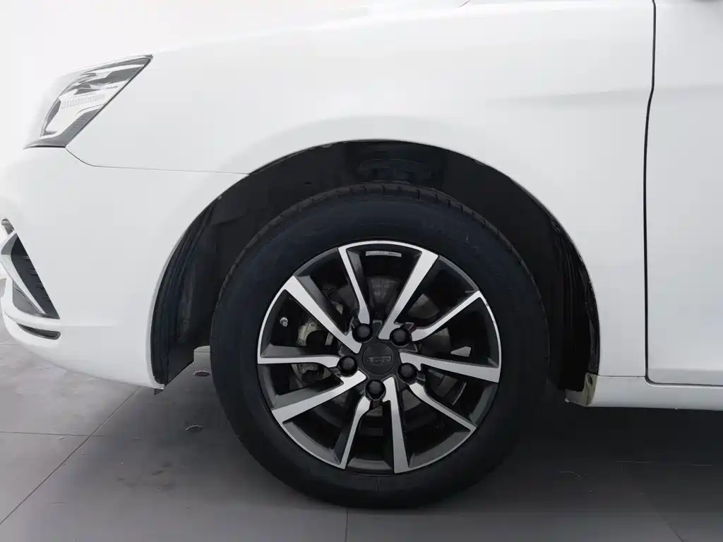 Geely Emgrand — миниатюра 17