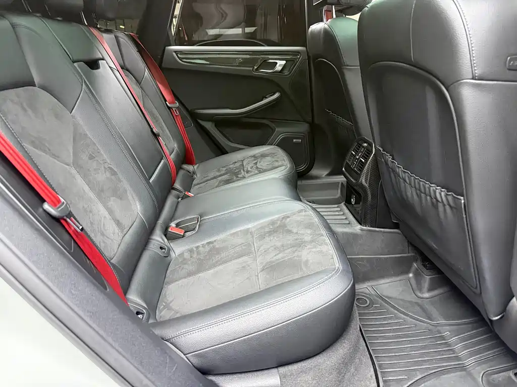 Porsche Macan — миниатюра 14