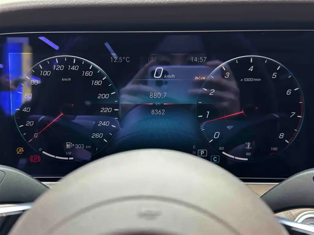 MERCEDES-BENZ E CLASS