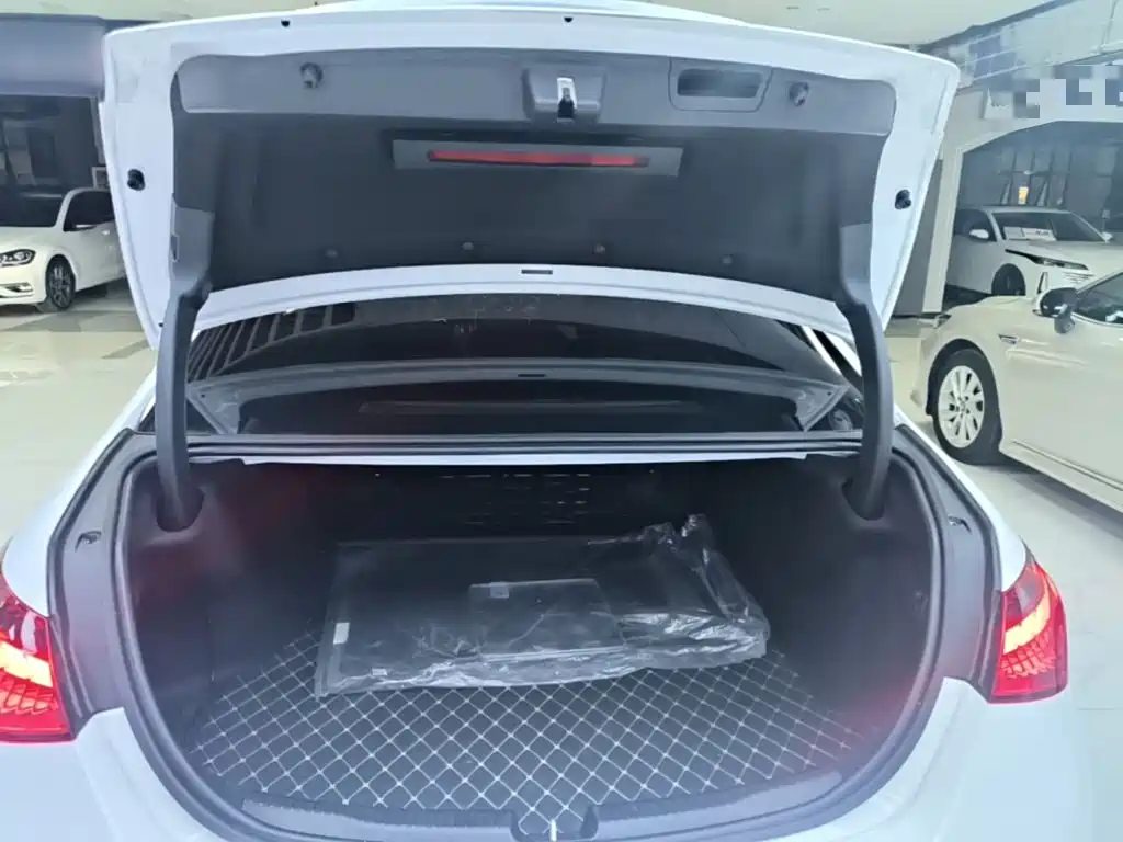 Mercedes-Benz C-Class — миниатюра 19