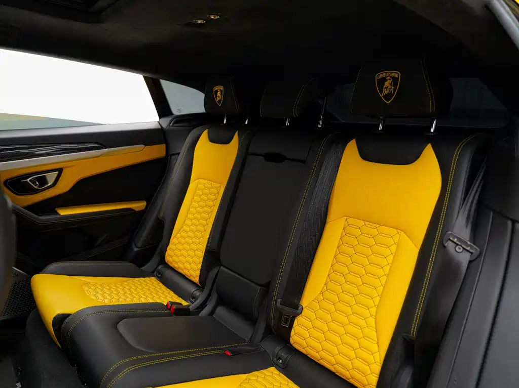 Lamborghini Urus — миниатюра 21