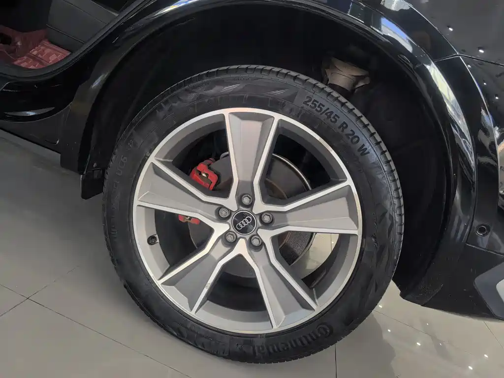 Audi Q5L Sportback — миниатюра 16