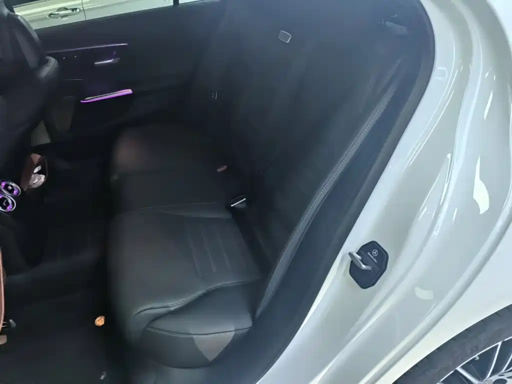 Mercedes-Benz C-Class — миниатюра 17