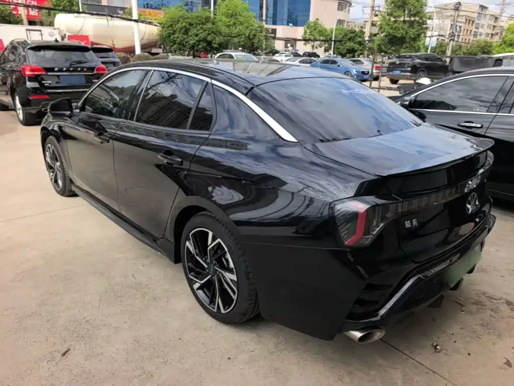 Lynk & Co 03 — миниатюра 5