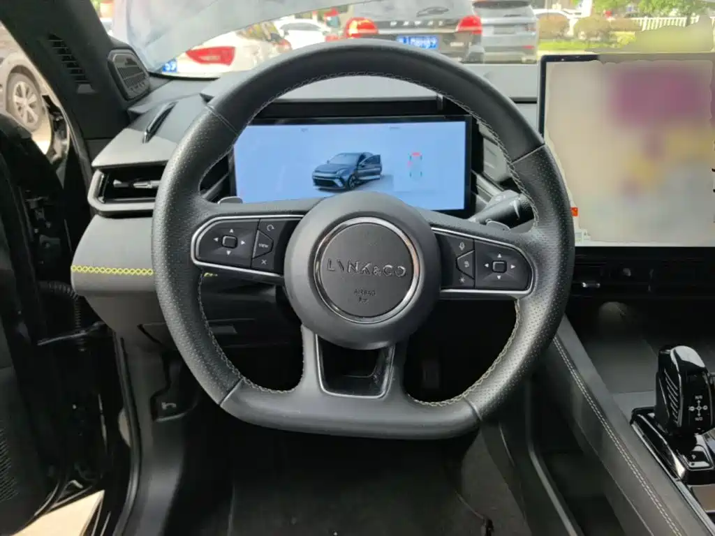 Lynk & Co 03 — миниатюра 11