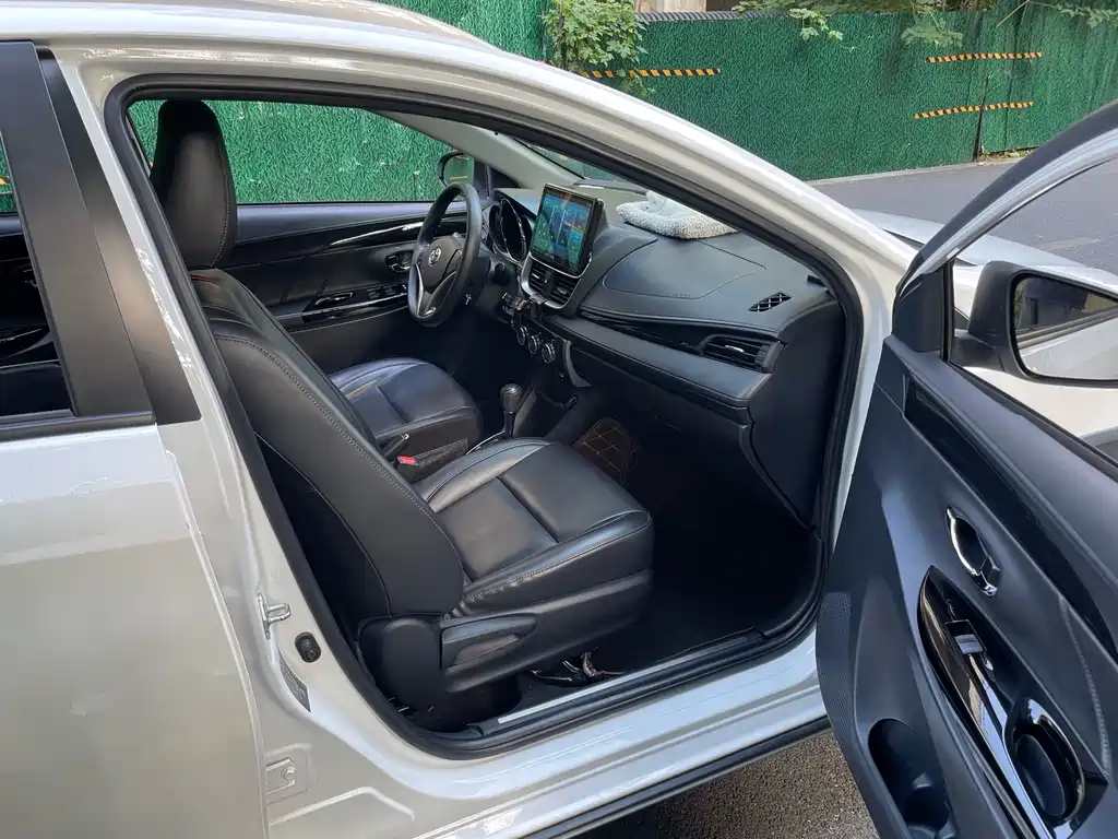 Toyota Yaris L — миниатюра 16