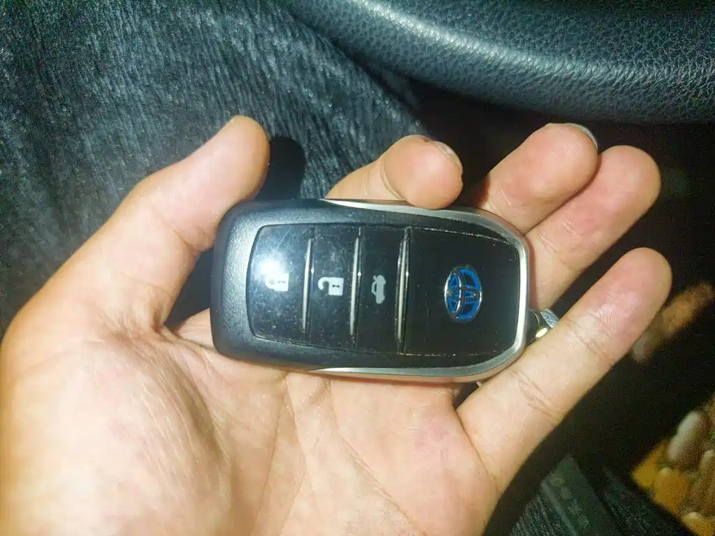 Toyota Corolla Hybrid — миниатюра 12