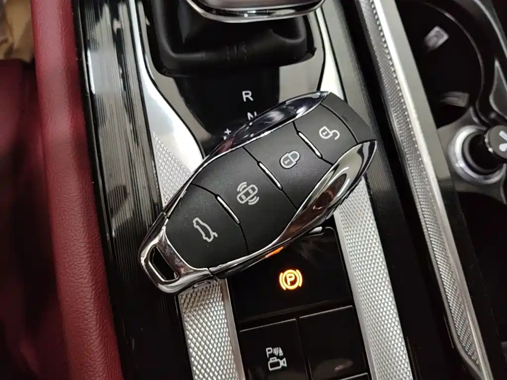 Hongqi Hongqi H5 — миниатюра 9