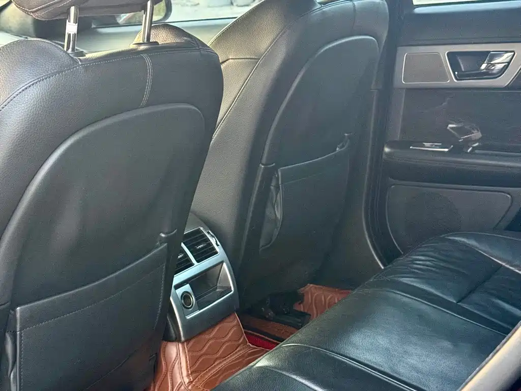 Jaguar XF — миниатюра 7