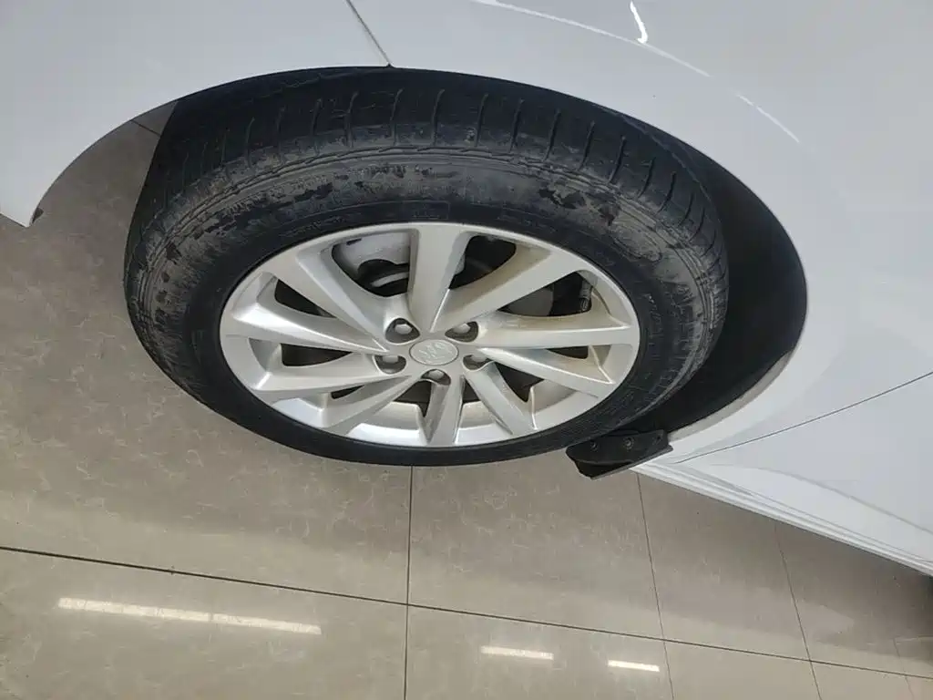 Buick Verano — миниатюра 23