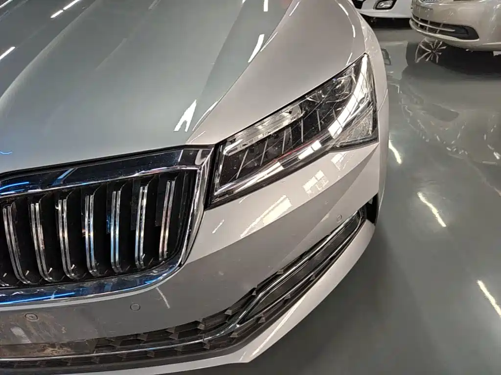 Skoda Superb — миниатюра 24