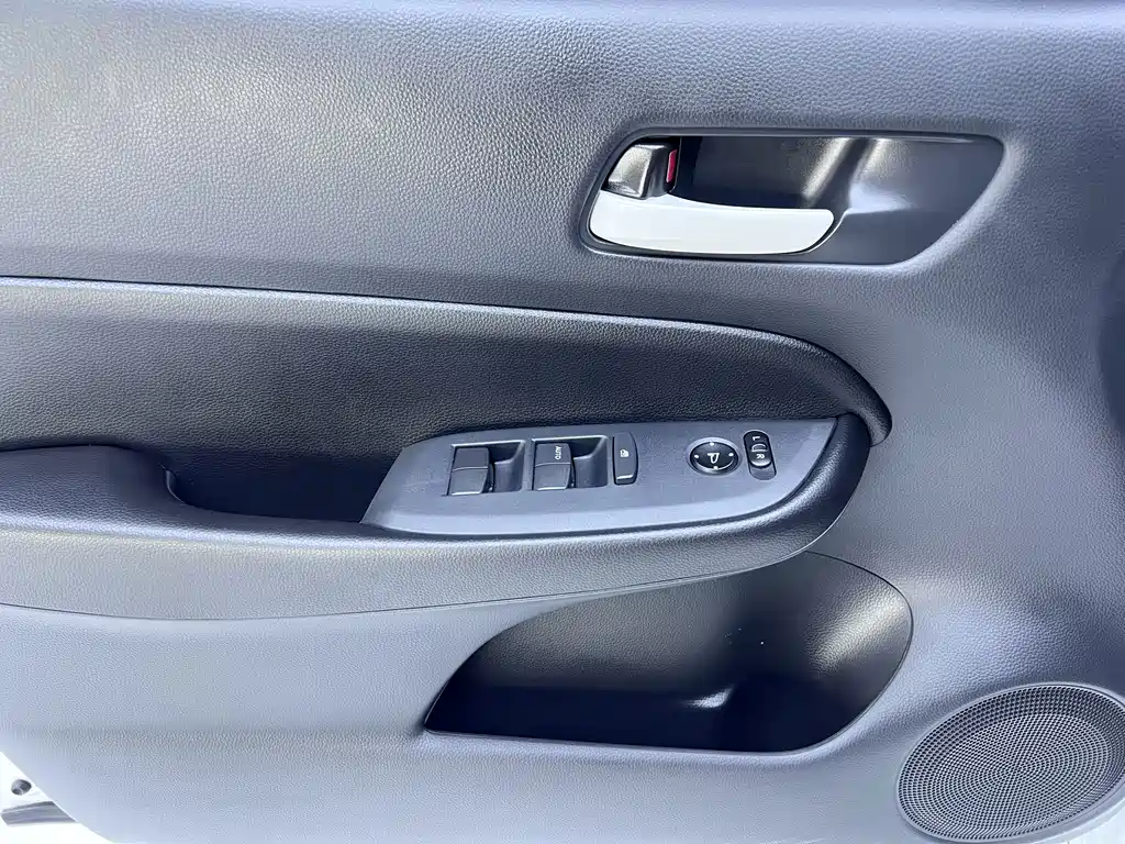 Honda Fit — миниатюра 9
