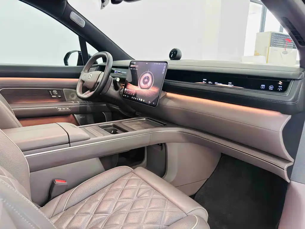 NIO ES8 — миниатюра 45