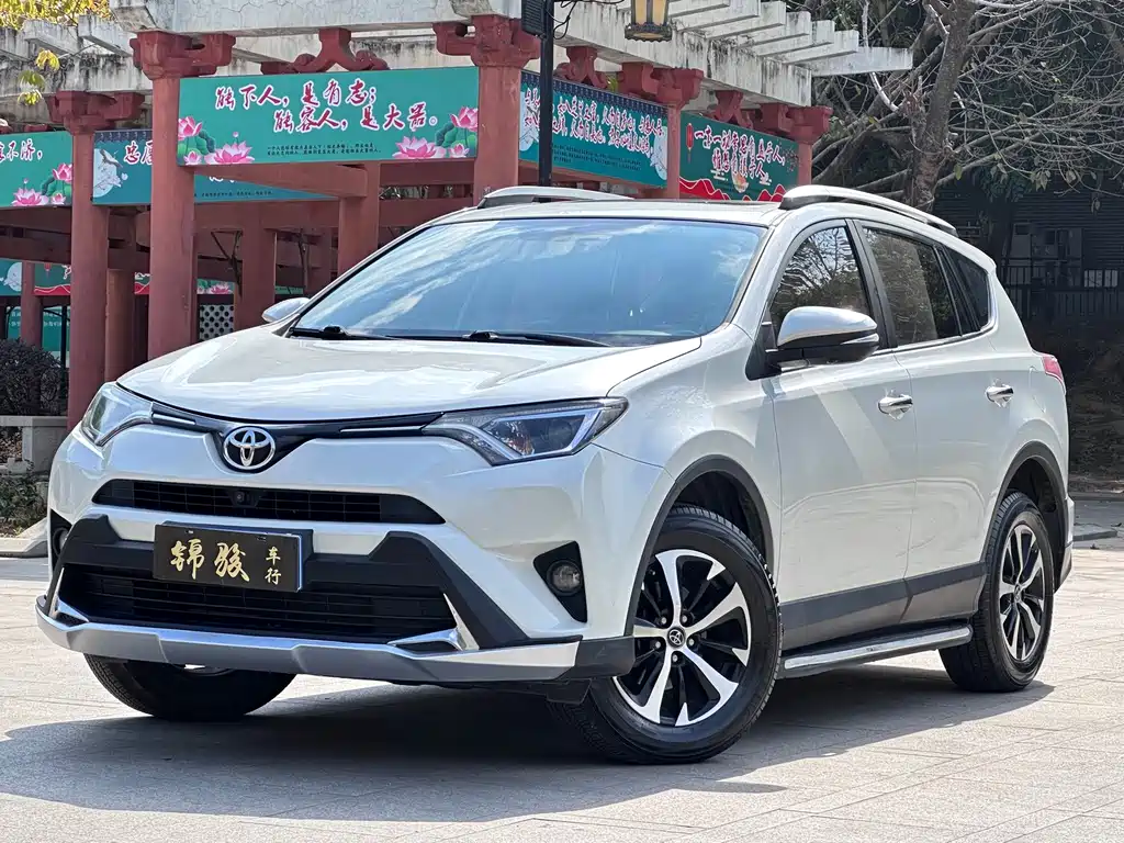 Toyota RAV4 — миниатюра 3